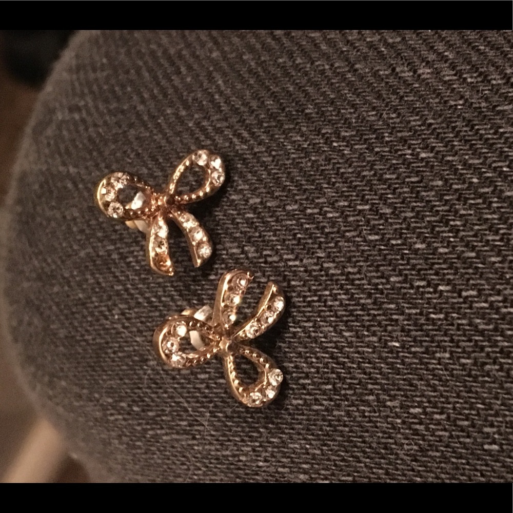 Bow earrings